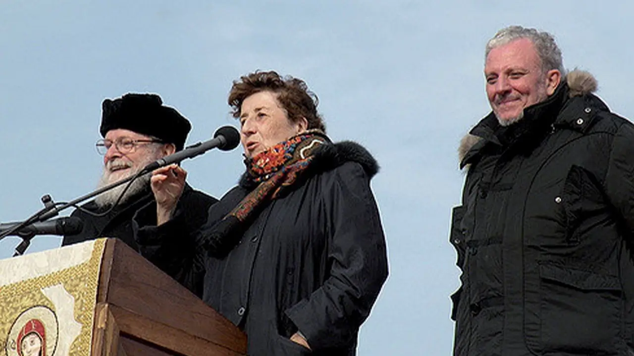 Carmen Hernández: Una historia única de amor por la Palabra.